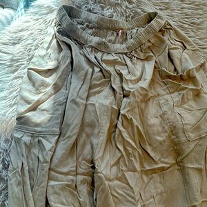 BRAND NEW FREE PEOPLE PULL ON PANTS!